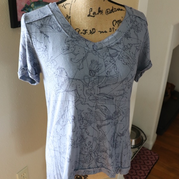 🧜🏼‍♀️🚨Stars and Astrology Tee - Picture 2 of 3